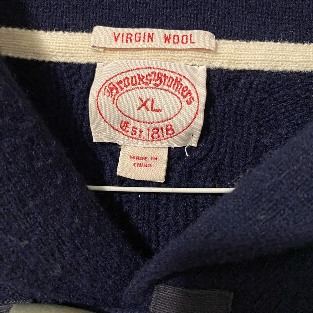 Brooks Brothers Navy and Cream Cable Knit Sweater - Picture 2 of 2